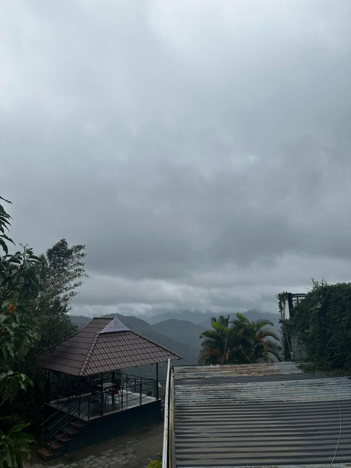 Munnar Tea Hills Resort - Mthr Bagian luar foto