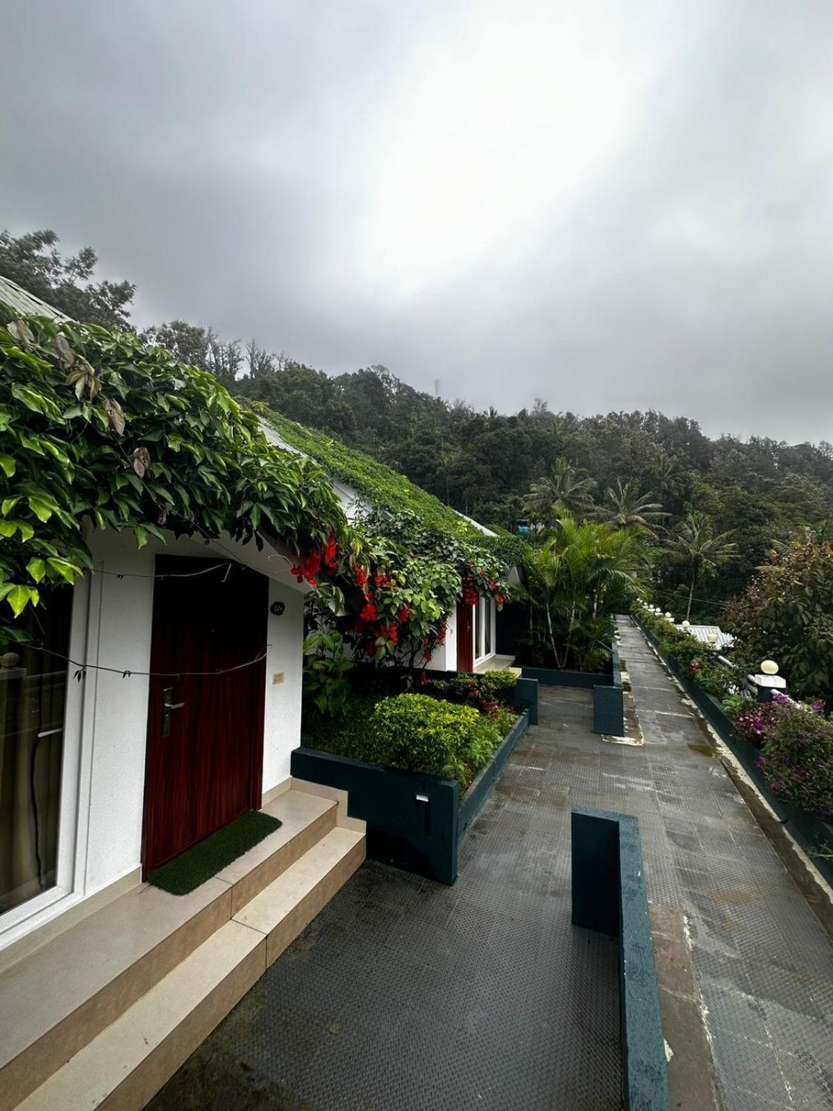 Munnar Tea Hills Resort - Mthr Bagian luar foto