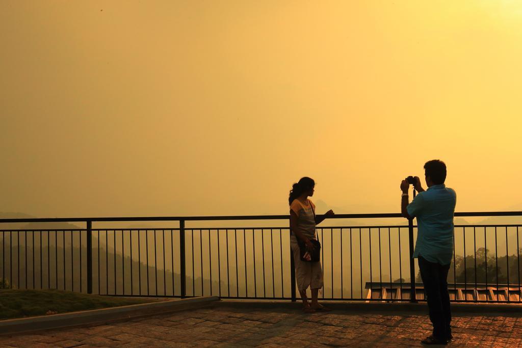 Munnar Tea Hills Resort - Mthr Bagian luar foto